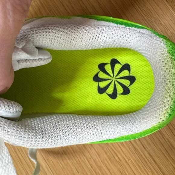 Nike Women’s Sneakers - Picture 8 of 8